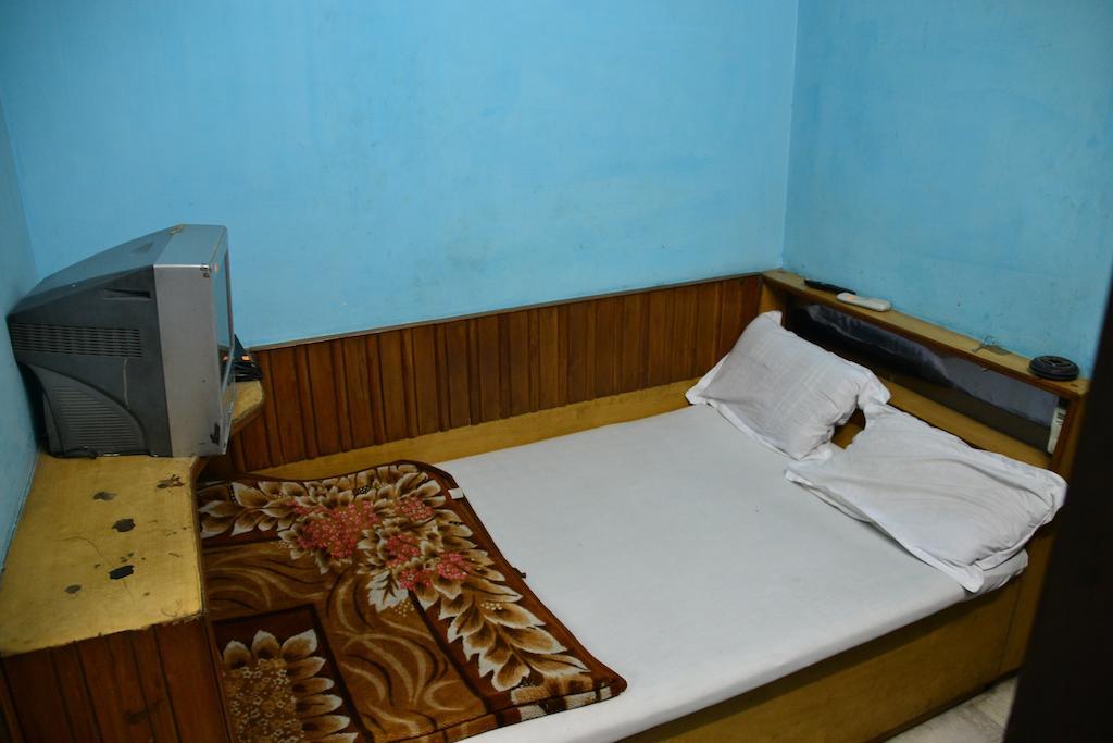 Yes Please Guest House Ню Делхи Стая снимка