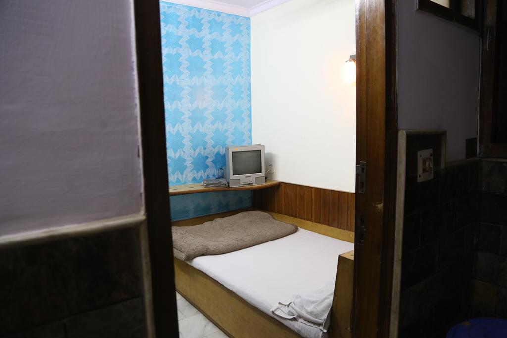 Yes Please Guest House Ню Делхи Екстериор снимка